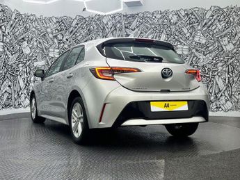 TOYOTA COROLLA 1.8 VVT-h Icon Tech Hatchback 5dr Petrol Hybrid CVT Euro 6 (s/s)