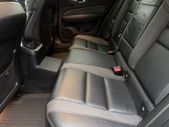 VOLVO V60 2.0h T6 Recharge 11.6kWh R-Design Estate 5dr Petrol Plug-in Hybr