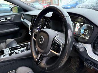 VOLVO V60 2.0h T6 Recharge 11.6kWh R-Design Estate 5dr Petrol Plug-in Hybr