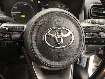 TOYOTA YARIS 1.5 VVT-h Icon Hatchback 5dr Petrol Hybrid E-CVT Euro 6 (s/s) (1