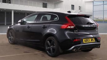 VOLVO V40 1.5 T2 R-Design Edition Hatchback 5dr Petrol Auto Euro 6 (s/s) (