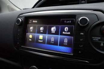 TOYOTA YARIS 1.5 VVT-h Excel Hatchback 5dr Petrol Hybrid E-CVT Euro 6 (s/s) (