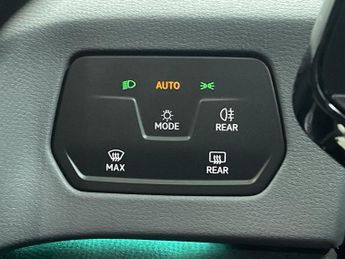 VOLKSWAGEN ID.3 Pro Performance 58kWh Life Hatchback 5dr Electric Auto (204 ps) 