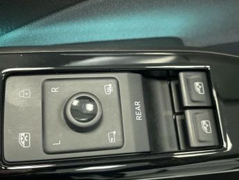 VOLKSWAGEN ID.3 Pro Performance 58kWh Life Hatchback 5dr Electric Auto (204 ps) 