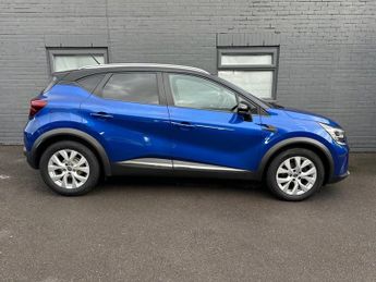 RENAULT CAPTUR 1.0 TCe Iconic SUV 5dr Petrol Manual Euro 6 (s/s) (100 ps)