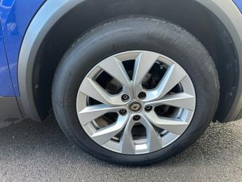 RENAULT CAPTUR 1.0 TCe Iconic SUV 5dr Petrol Manual Euro 6 (s/s) (100 ps)