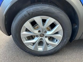 RENAULT CAPTUR 1.0 TCe Iconic SUV 5dr Petrol Manual Euro 6 (s/s) (100 ps)