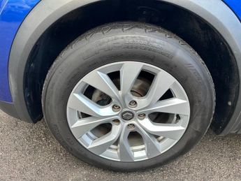 RENAULT CAPTUR 1.0 TCe Iconic SUV 5dr Petrol Manual Euro 6 (s/s) (100 ps)