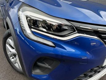 RENAULT CAPTUR 1.0 TCe Iconic SUV 5dr Petrol Manual Euro 6 (s/s) (100 ps)