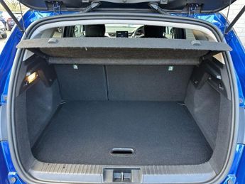 RENAULT CAPTUR 1.0 TCe Iconic SUV 5dr Petrol Manual Euro 6 (s/s) (100 ps)