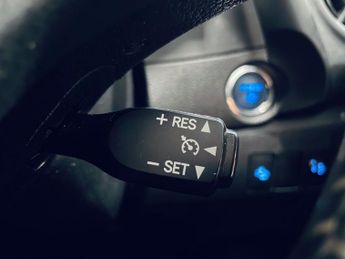 TOYOTA AURIS 1.8 VVT-h Icon Tech Hatchback 5dr Petrol Hybrid CVT Euro 6 (s/s)