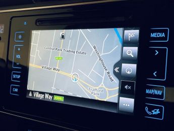 TOYOTA AURIS 1.8 VVT-h Icon Tech Hatchback 5dr Petrol Hybrid CVT Euro 6 (s/s)