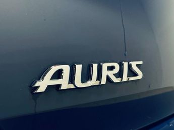TOYOTA AURIS 1.8 VVT-h Icon Tech Hatchback 5dr Petrol Hybrid CVT Euro 6 (s/s)