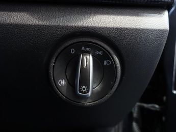 VOLKSWAGEN e-up! 36.8kWh e-up! Hatchback 5dr Electric Auto (82 ps)