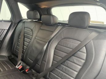 MERCEDES-BENZ GLC 2.0 GLC300d AMG Line (Premium) SUV 5dr Diesel G-Tronic+ 4MATIC E