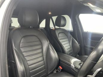 MERCEDES-BENZ GLC 2.0 GLC300d AMG Line (Premium) SUV 5dr Diesel G-Tronic+ 4MATIC E