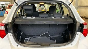 TOYOTA YARIS 1.5 VVT-i Icon Tech Hatchback 5dr Petrol CVT Euro 6 (111 ps)