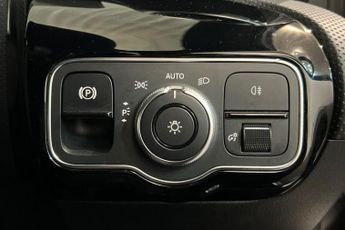 MERCEDES-BENZ A-CLASS 1.5 A180d Sport Hatchback 5dr Diesel 7G-DCT Euro 6 (s/s) (116 ps