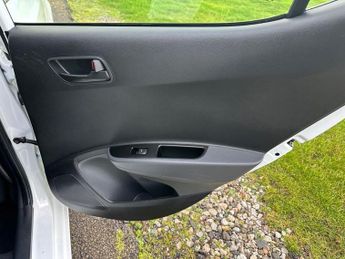 HYUNDAI I10 1.2 SE Hatchback 5dr Petrol Auto Euro 6 (87 ps)