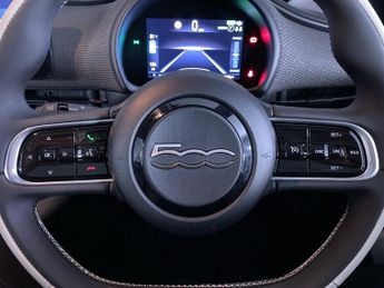 FIAT 500E 42kWh La Prima Hatchback 3dr Electric Auto (118 ps)