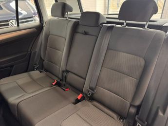 VOLKSWAGEN GOLF SV 1.4 TSI BlueMotion Tech SE MPV 5dr Petrol DSG Euro 6 (s/s) (125 