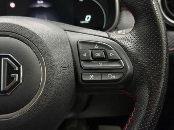 MG MG ZS 72.6kWh SE Long Range SUV 5dr Electric Auto (156 ps)