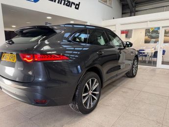 JAGUAR F-PACE 2.0 D180 R-Sport SUV 5dr Diesel Auto AWD Euro 6 (s/s) (180 ps)