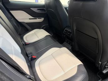 JAGUAR F-PACE 2.0 D180 R-Sport SUV 5dr Diesel Auto AWD Euro 6 (s/s) (180 ps)