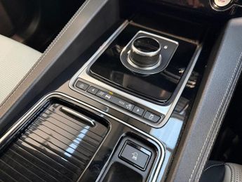 JAGUAR F-PACE 2.0 D180 R-Sport SUV 5dr Diesel Auto AWD Euro 6 (s/s) (180 ps)