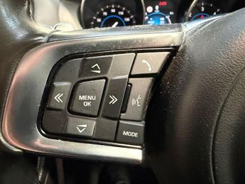 JAGUAR F-PACE 2.0 D180 R-Sport SUV 5dr Diesel Auto AWD Euro 6 (s/s) (180 ps)