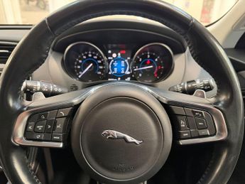 JAGUAR F-PACE 2.0 D180 R-Sport SUV 5dr Diesel Auto AWD Euro 6 (s/s) (180 ps)