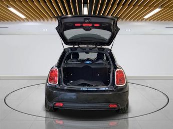 MINI Electric Hatch Cooper SE 32.6kWh Level 2 Hatchback 3dr Electric Auto (184 ps)