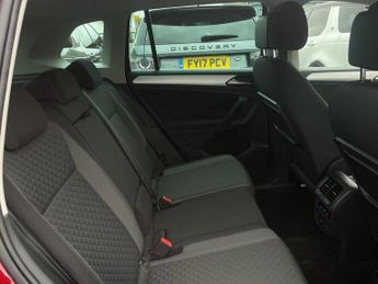 VOLKSWAGEN TIGUAN 2.0 TDI SE Navigation SUV 5dr Diesel DSG 4Motion Euro 6 (s/s) (1