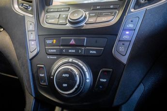 HYUNDAI SANTA FE 2.2 CRDi Premium SE SUV 5dr Diesel Auto 4WD Euro 5 (7 seat) (194
