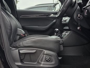 AUDI RS Q3 2.5 TFSI SUV 5dr Petrol S Tronic quattro Euro 5 (s/s) (310 ps)