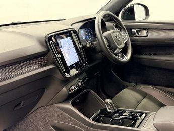 VOLVO XC40 2.0 B4 MHEV HYBRID R-DESIGN AUTO 200 BHP + SAT NAV + REAR CAMERA