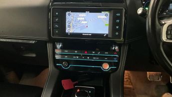 JAGUAR F-PACE 2.0 D180 R-Sport SUV 5dr Diesel Auto AWD Euro 6 (s/s) (180 ps)