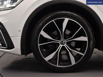 VOLKSWAGEN TIGUAN 2.0 TDI R-Line SUV 5dr Diesel DSG Euro 6 (s/s) (150 ps)