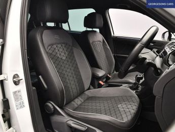 VOLKSWAGEN TIGUAN 2.0 TDI R-Line SUV 5dr Diesel DSG Euro 6 (s/s) (150 ps)