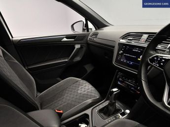 VOLKSWAGEN TIGUAN 2.0 TDI R-Line SUV 5dr Diesel DSG Euro 6 (s/s) (150 ps)