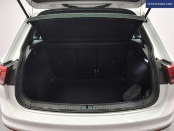 VOLKSWAGEN TIGUAN 2.0 TDI R-Line SUV 5dr Diesel DSG Euro 6 (s/s) (150 ps)