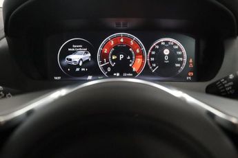 JAGUAR F-PACE 3.0 V6 S SUV 5dr Petrol Auto AWD Euro 6 (s/s) (380 ps)