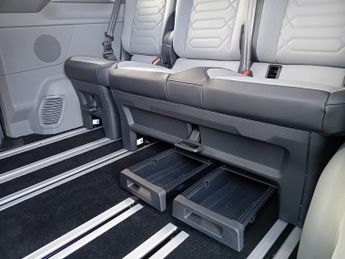 FORD E-Tourneo Custom 340 65kWh Titanium X Minibus 5dr Electric Auto L1 (218 ps).*8 SE