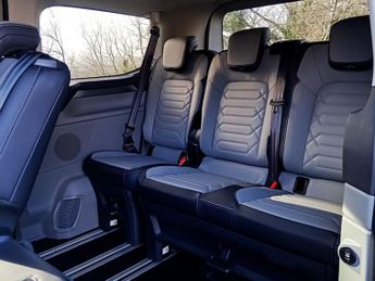 FORD E-Tourneo Custom 340 65kWh Titanium X Minibus 5dr Electric Auto L1 (218 ps).*8 SE