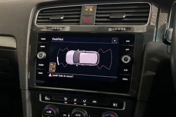 VOLKSWAGEN E-GOLF 35.8kWh e-Golf Hatchback 5dr Electric Auto (136 ps) Front / Rear