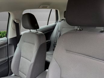 VOLKSWAGEN GOLF 1.0 TSI BlueMotion Tech SE Nav Hatchback 5dr Petrol DSG Euro 6 (