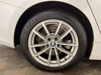 BMW 3 SERIES 2.0 330e 12kWh SE Pro Saloon 4dr Petrol Plug-in Hybrid Auto Euro