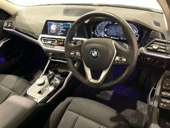 BMW 3 SERIES 2.0 330e 12kWh SE Pro Saloon 4dr Petrol Plug-in Hybrid Auto Euro