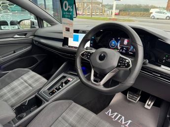 VOLKSWAGEN GOLF 2.0 TDI GTD Hatchback 5dr Diesel DSG Euro 6 (s/s) (200 ps) * HUG