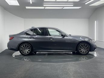 BMW 3 SERIES 3.0 330d M Sport Saloon 4dr Diesel Auto xDrive Euro 6 (s/s) (265